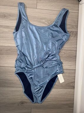 Sleek Light Blue Shimmer One-Piece Swimsuit with Twist Waist